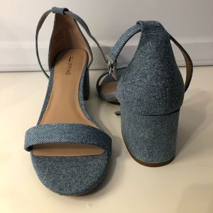 Open towed jean Sandal with heel